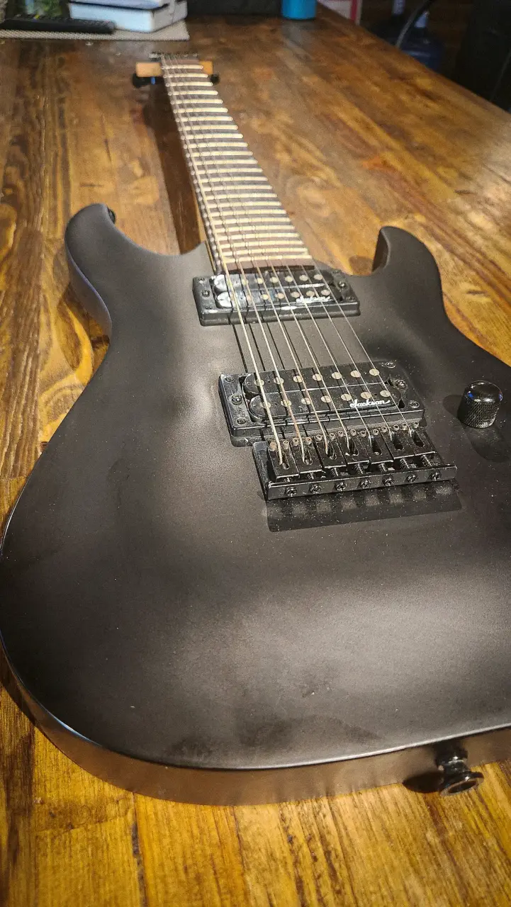 Jackson JS22-7 Dinky 7 cuerdas Satin Black - 5