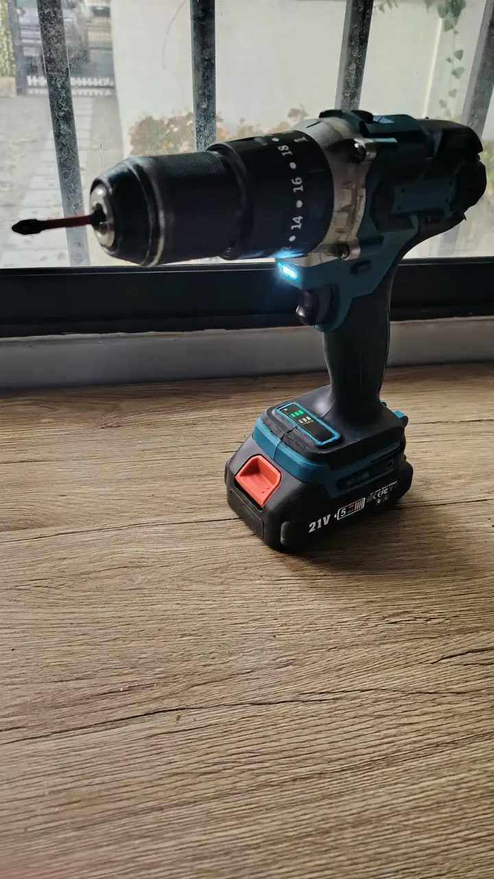 Taladro inalámbrico 21V recargable - 1