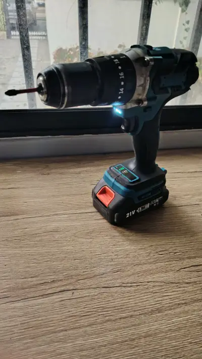 Taladro inalámbrico 21V recargable - miniatura 1