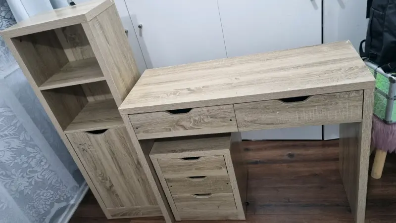 Escritorio con estantería de madera - 2