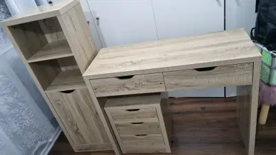 Escritorio con estantería de madera - miniatura 2
