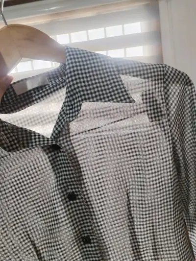 Blusa de cuadros traslucida - miniatura 3