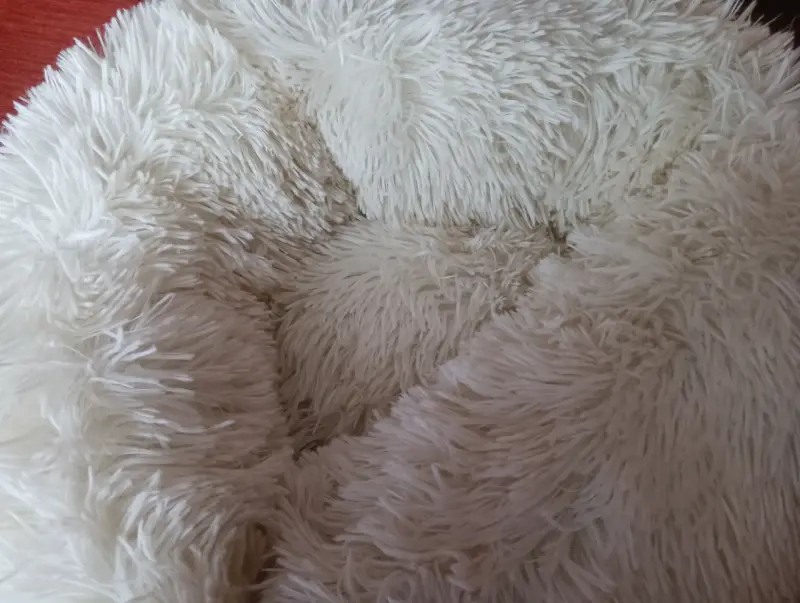 Cama para mascota peluda blanca - 2