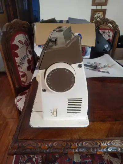 Maquina de coser Singer para reparar - miniatura 1