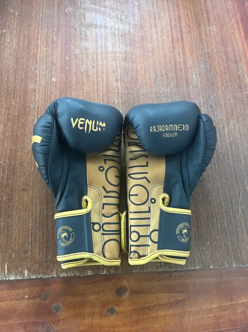 Guantes Venum Rajadamnern Stadium 12 O - 2