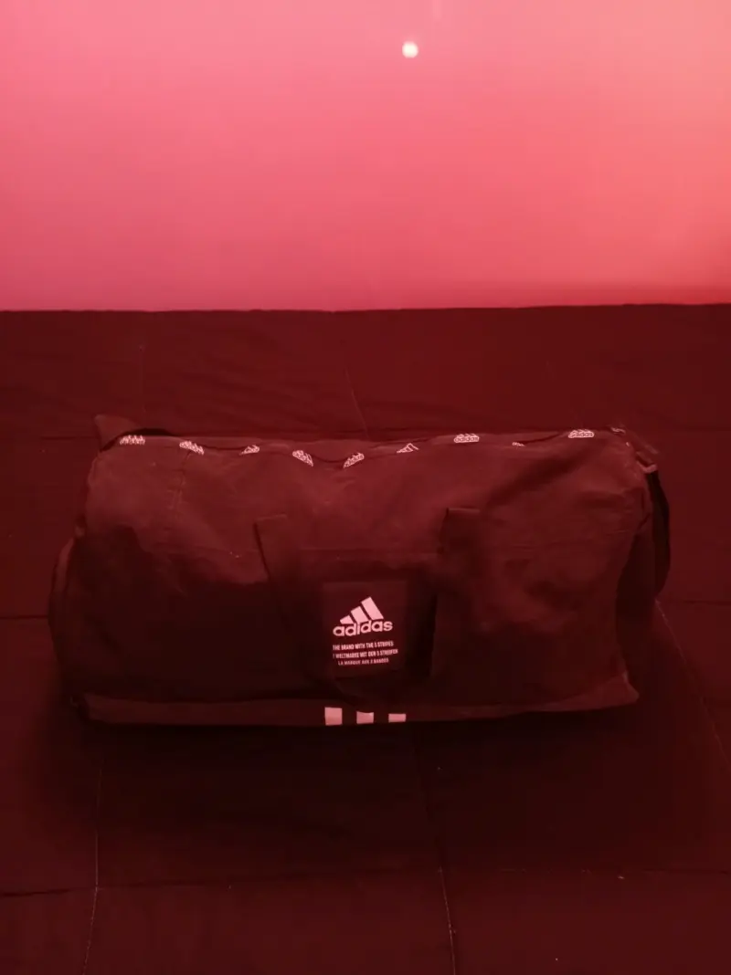 Bolso deportivo Adidas negro