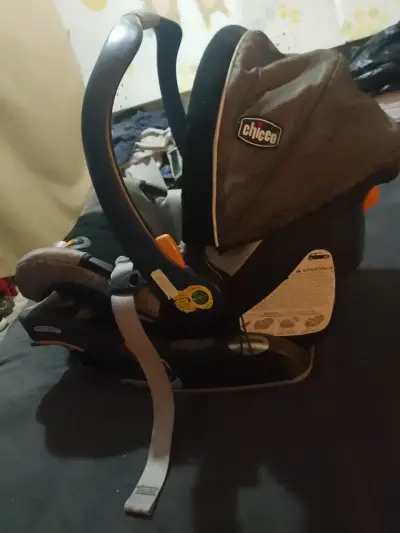 Silla de auto infantil Chicco - miniatura 2