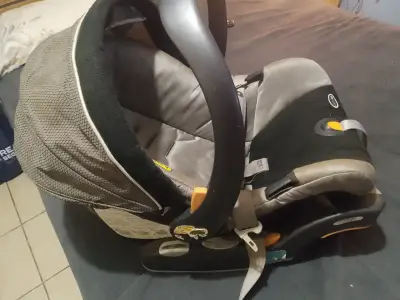 Silla de auto infantil Chicco - miniatura 3