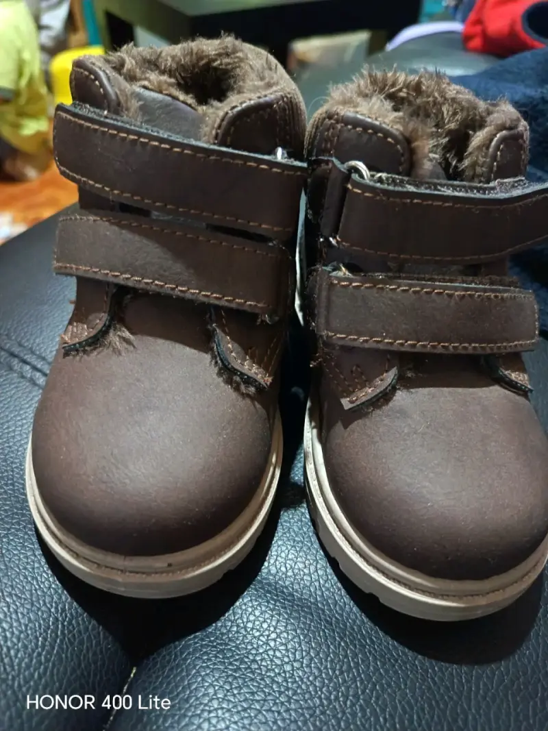Botas marrones con borde de lana - 3