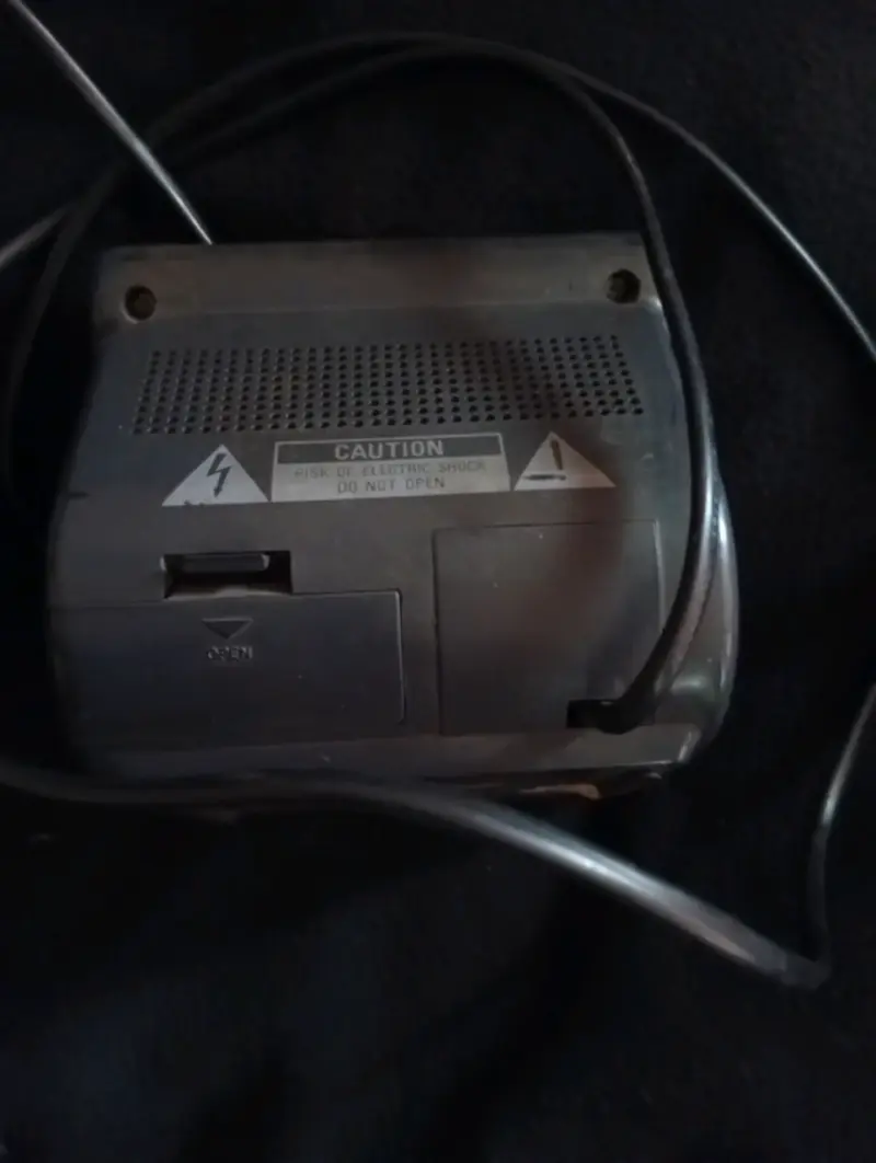 Radio reloj despertador Aiwa - 5