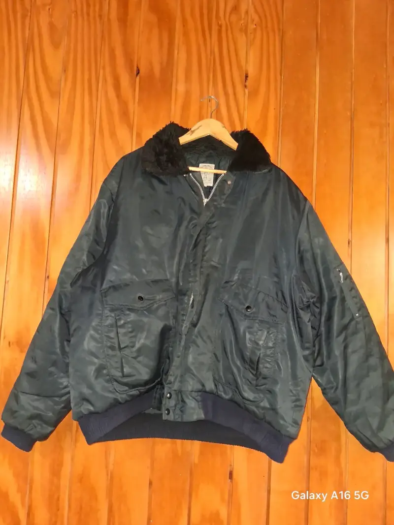 Chaqueta negra de invierno - 1