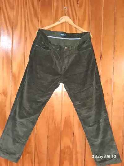Pantalones de pana verde musgo - miniatura 1
