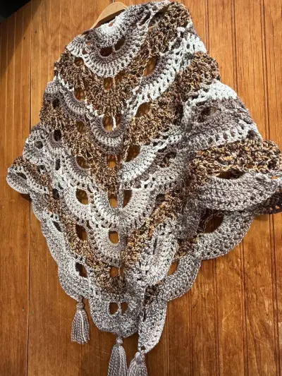 Chal tejido a crochet - miniatura 1