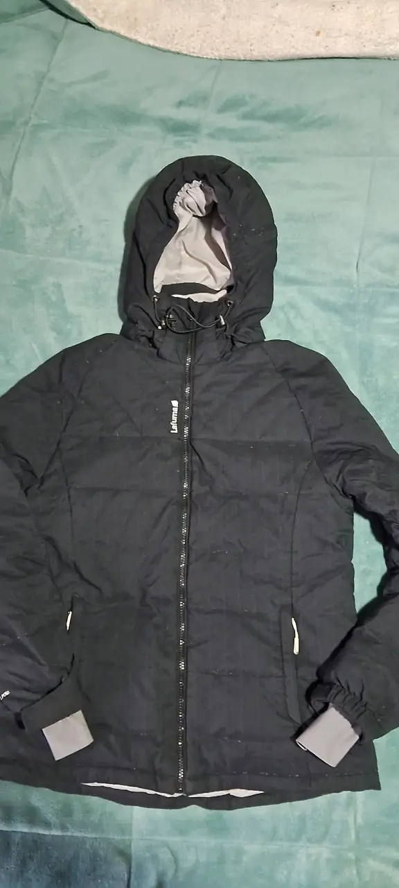 Chaqueta negra con capucha marca lafuma - 3