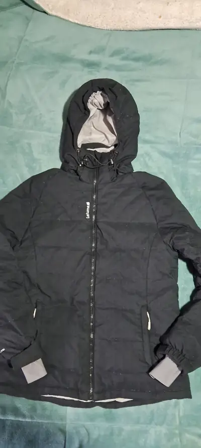 Chaqueta negra con capucha marca lafuma - miniatura 3