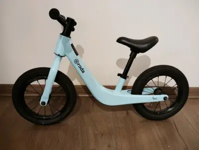 Bicicleta de equilibrio azul - miniatura 5
