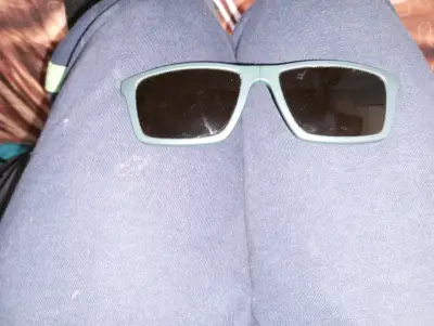 Gafas de sol unisex negras con imán - miniatura 1