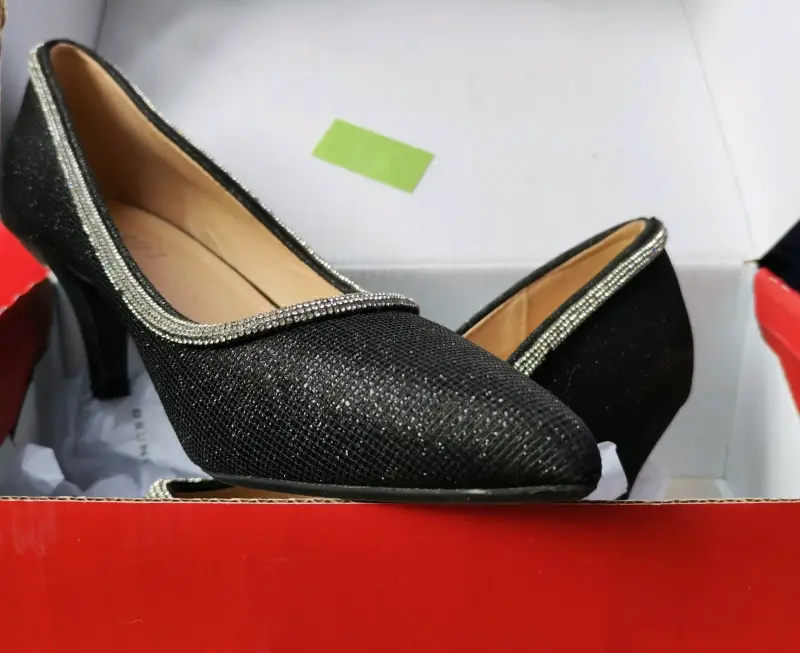 Zapatos de tacón negros brillantes - 1