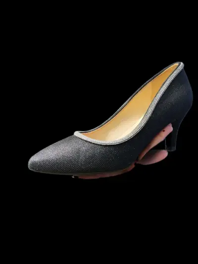 Zapatos de tacón negros brillantes - miniatura 2