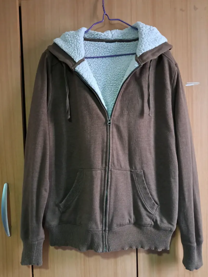 Polerón cafe chiporro con orejas de oso Talla M/L - 2