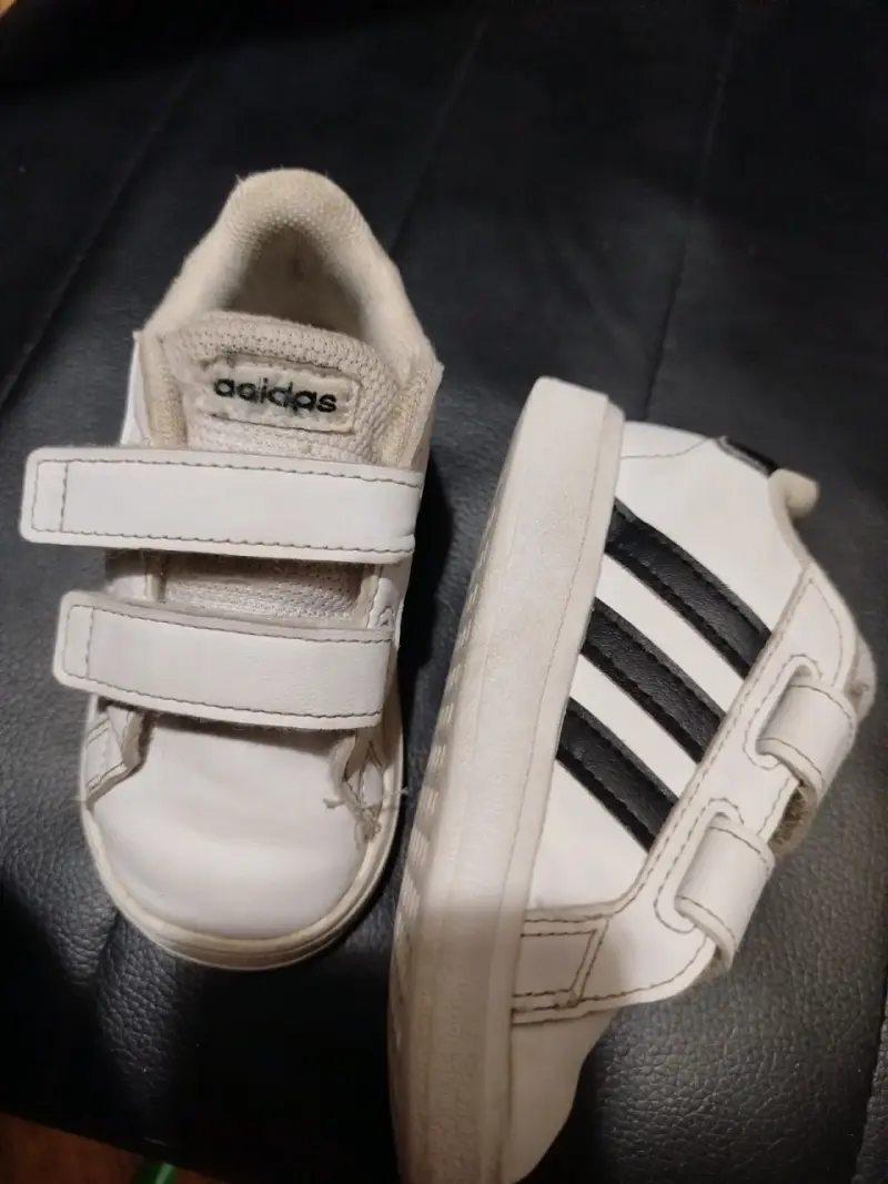 Zapatillas blancas infantiles Adidas - 1