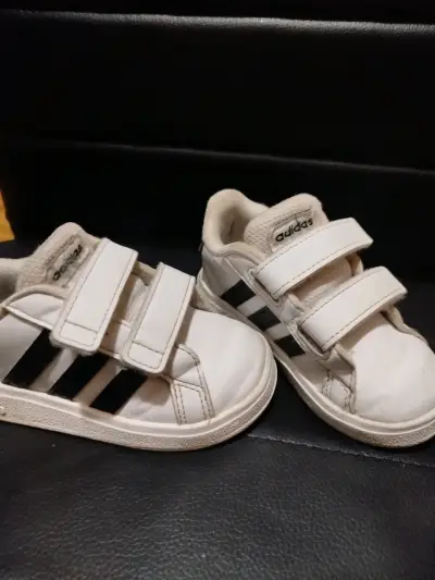 Zapatillas blancas infantiles Adidas - miniatura 2