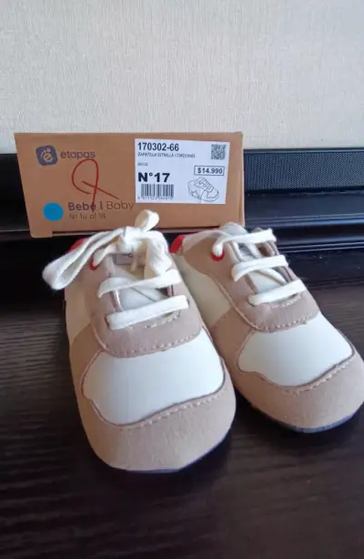 Zapatillas bebé talla 17. - miniatura 1