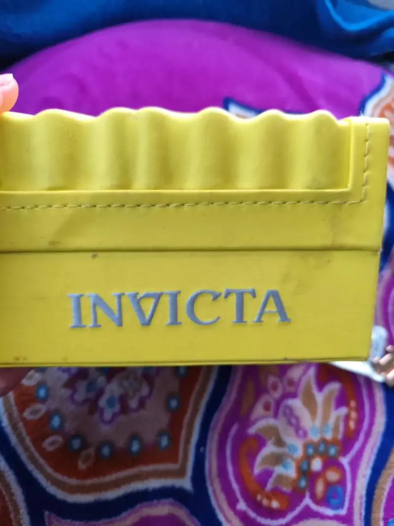 Reloj Invicta pulsera dorada - 2