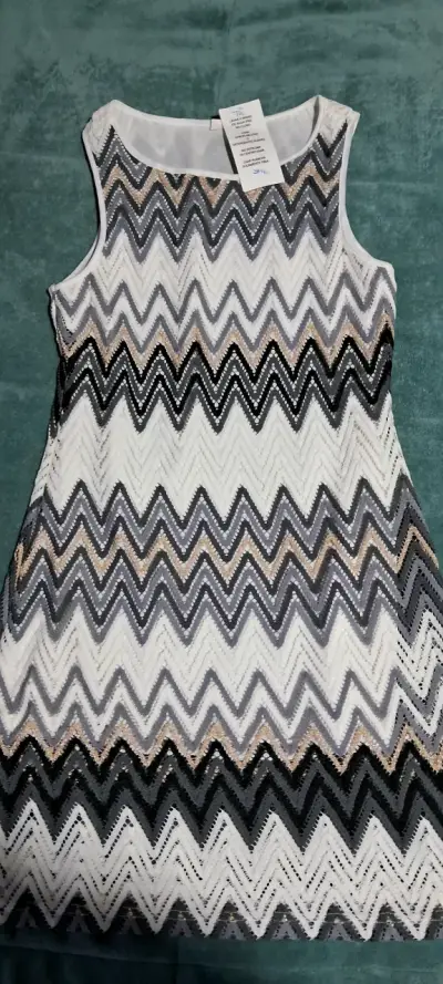 Vestido zigzag blanco y negro - miniatura 1