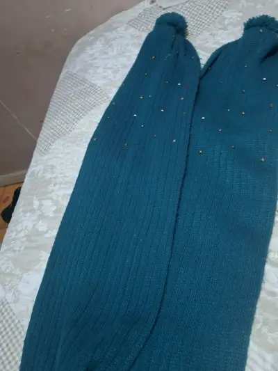 Bufanda azul con detalles brillantes - miniatura 1