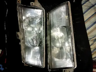 Faros delanteros de automóvil - miniatura 2