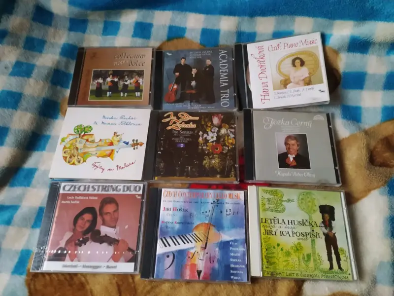 Nueve CDs de música clásica y folclórica Checa - 1