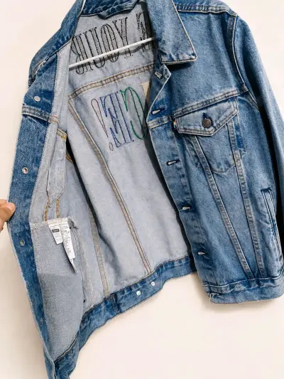 Chaqueta de mezclilla azul marca Levi’s - miniatura 4