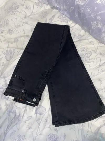 Jeans flare negros - miniatura 1