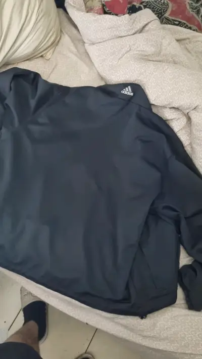 Chaqueta deportiva Adidas negra reversible - miniatura 1