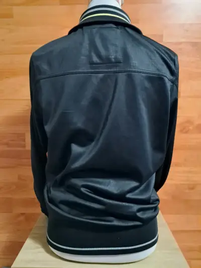 Chaqueta deportiva negra - miniatura 2