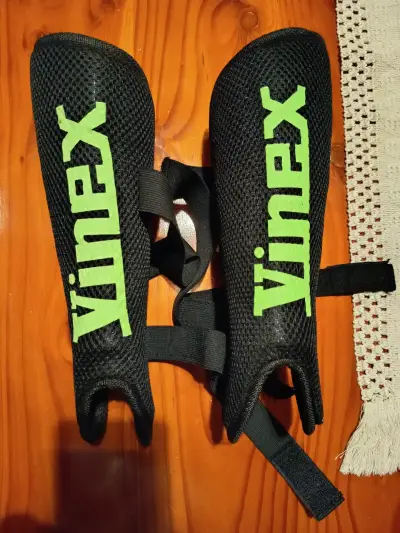 Canilleras Vinex negras - miniatura 1