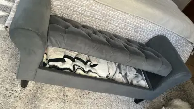 Banqueta  gris con compartimento - miniatura 1