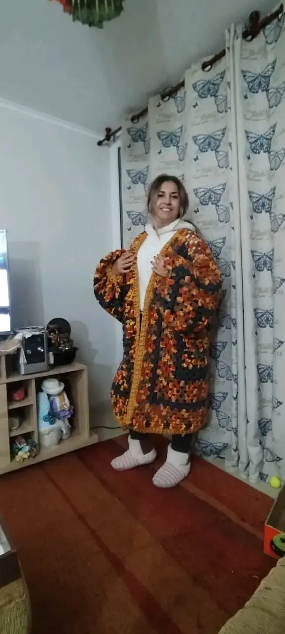 Cárdigan artesanal a crochet - 3