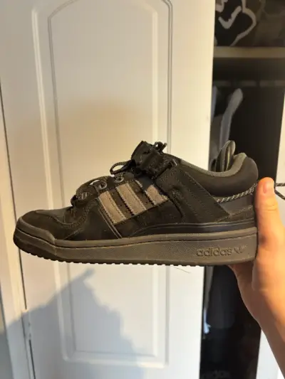 Zapatillas negras Adidas forum bad bunny - miniatura 1