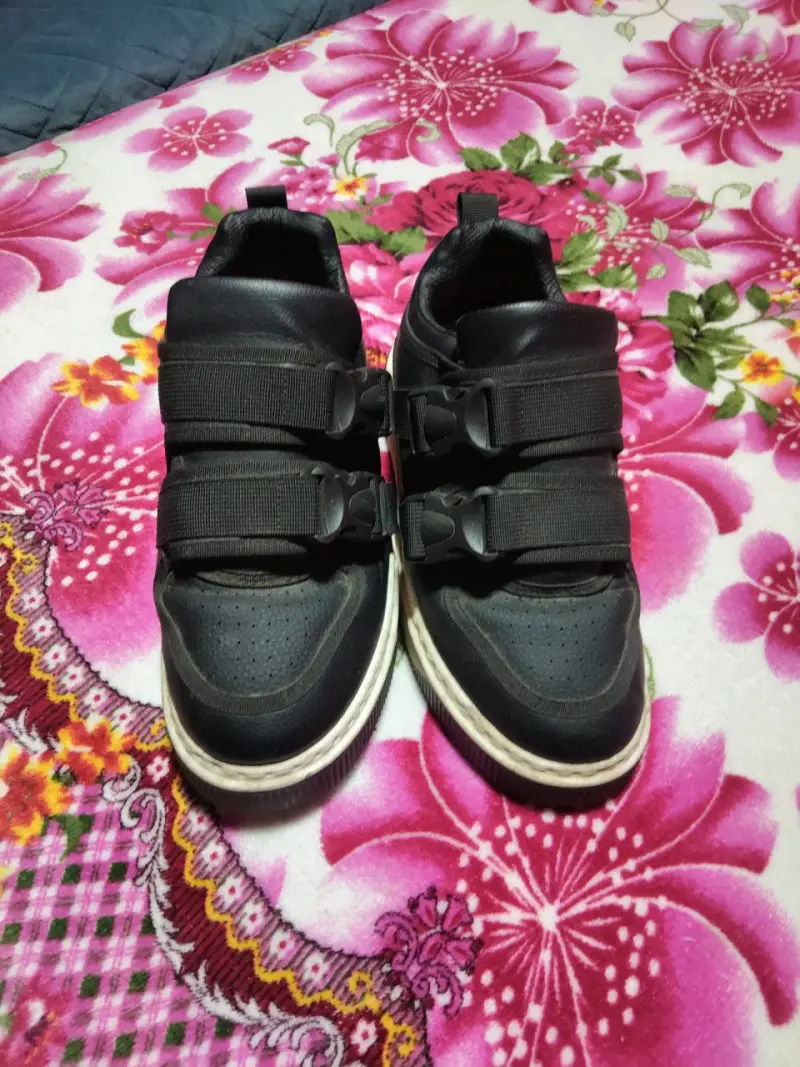 Zapatillas  negras - 2