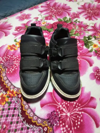 Zapatillas  negras - miniatura 2