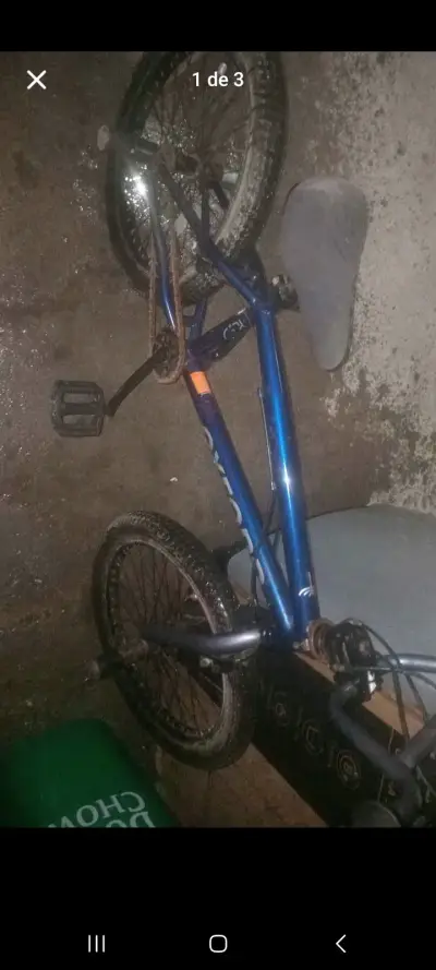 Bicicleta infantil azul usada - miniatura 1
