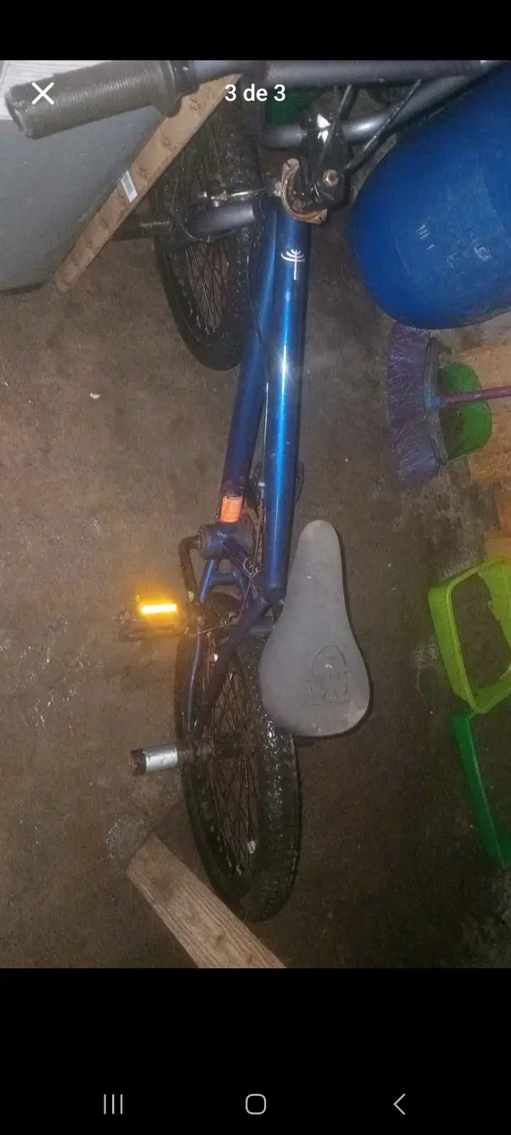 Bicicleta infantil azul usada - 2