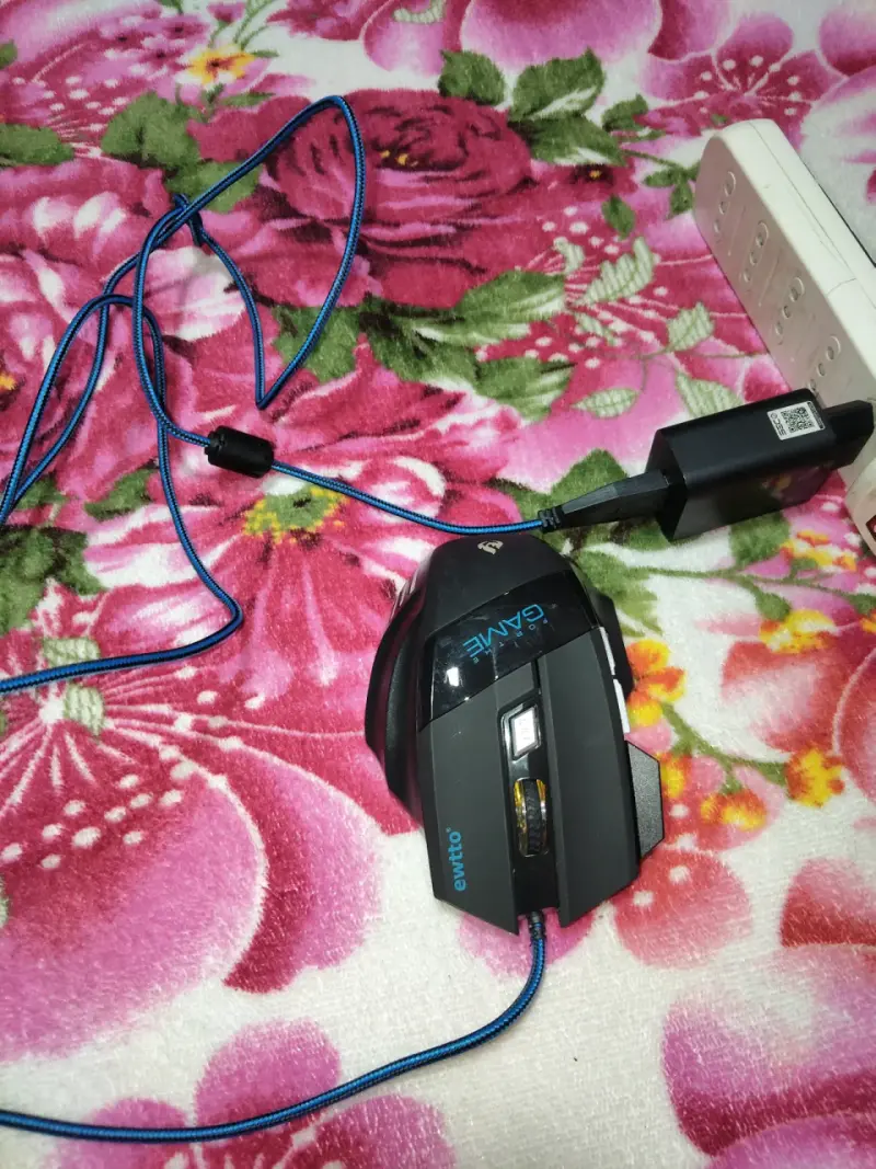 Mouse gamer Eweto con cable - 1