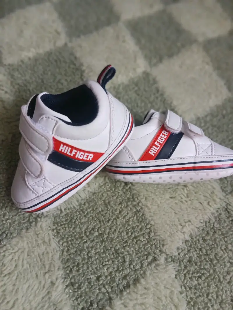 Zapatillas bebé blancas Hilfiger