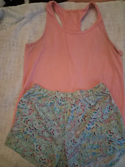 Conjunto de pijama rosado - miniatura 1