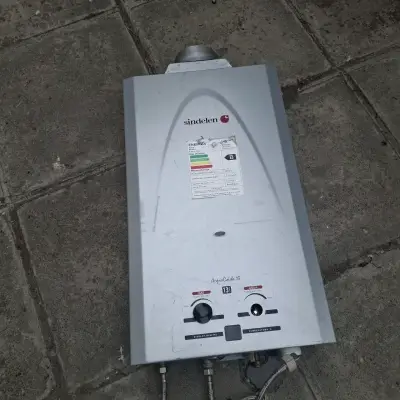 Calefactor a gas Sindelen usado - miniatura 3