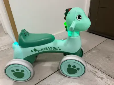 Correpasillos infantil Jurassic verde - miniatura 4