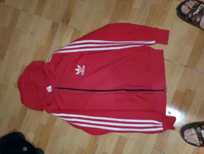 Polerón rojo Adidas con capucha - miniatura 2